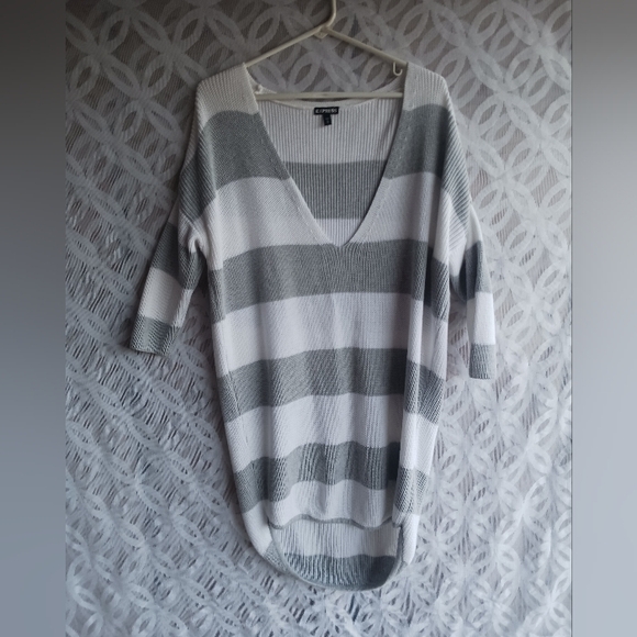 Express tunic sweater medium nwot white gray striped sift cotton - Picture 1 of 6